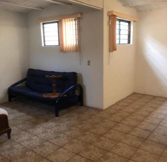 פנסיון Habitacion Cerca Aeropuerto, Arena Vfg. Corredor Industrial, San Jose Del Castillo