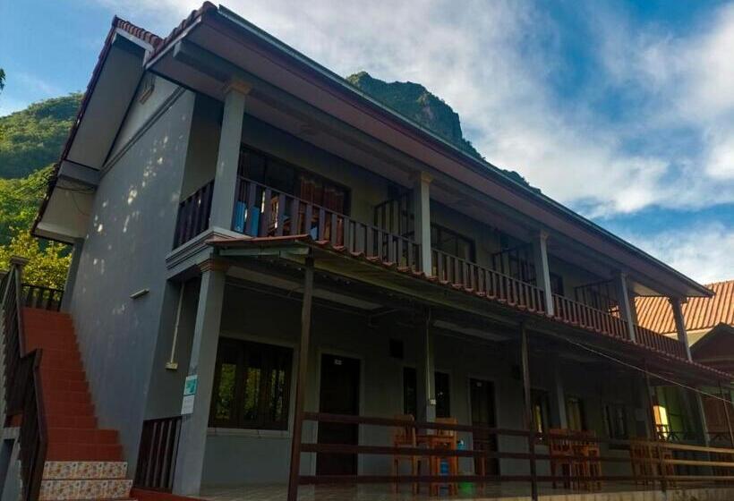 ペンション Khamphan Guesthouse