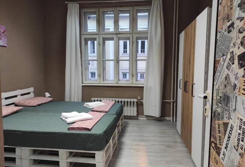 פנסיון Lambo S Corner