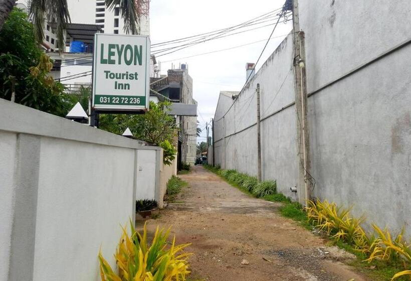 Пансион Leyon Tourist Inn