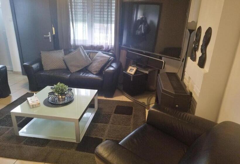 Пансион Maison De La Cité