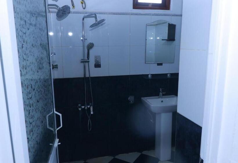 פנסיון Mom & Dad Villa