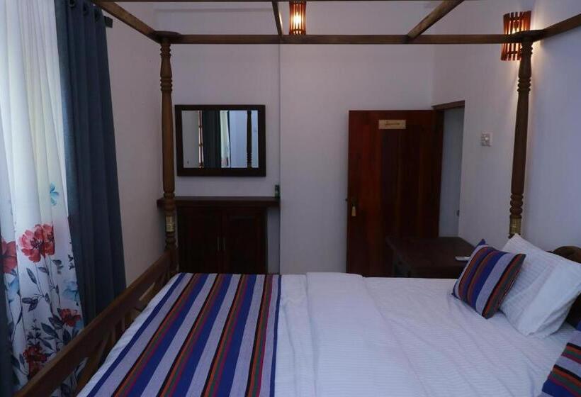 פנסיון Mom & Dad Villa