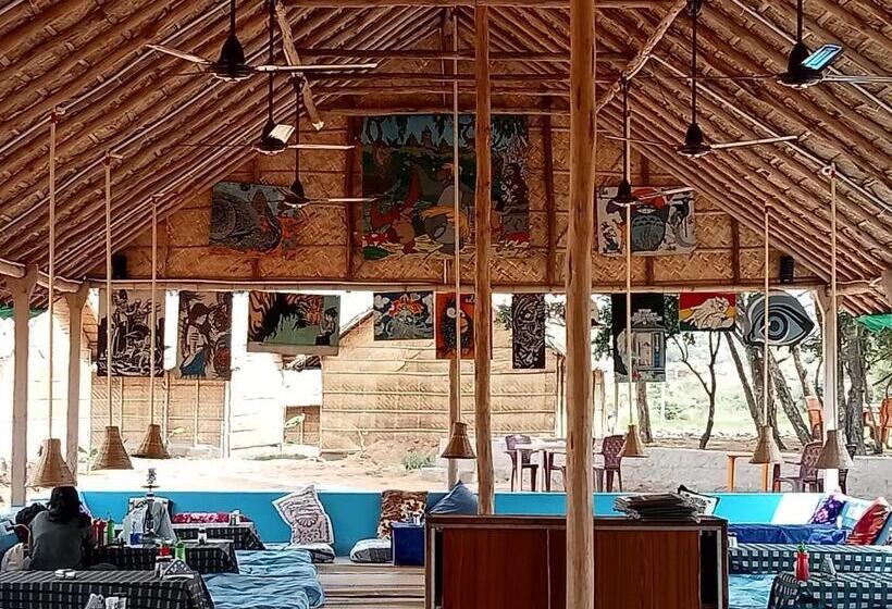 پانسیون Nirvana Cafe Hampi