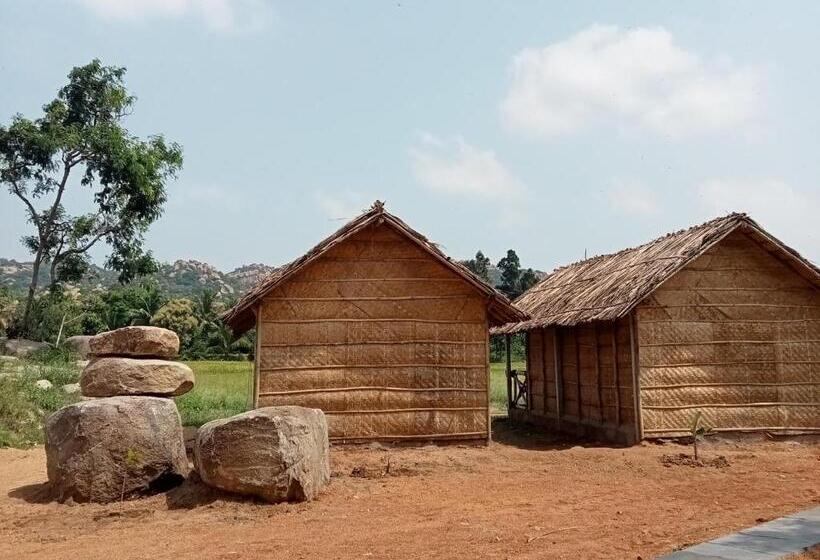 پانسیون Nirvana Cafe Hampi