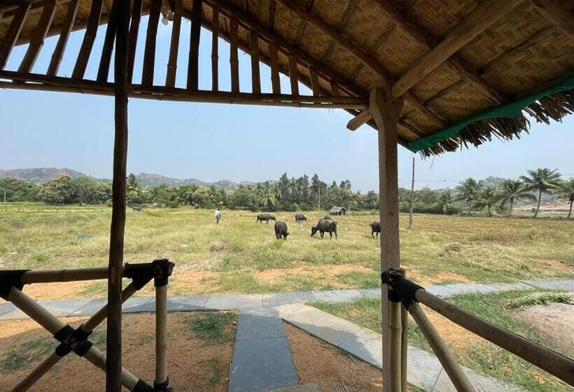 پانسیون Nirvana Cafe Hampi