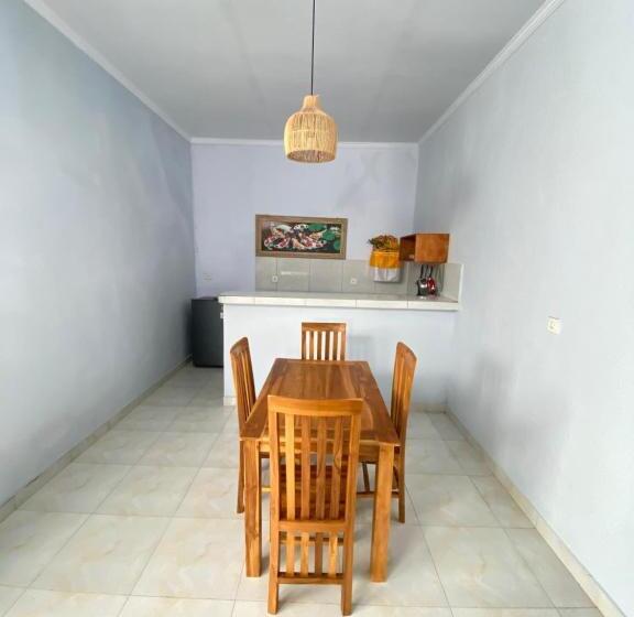 פנסיון Nyoman Guest House