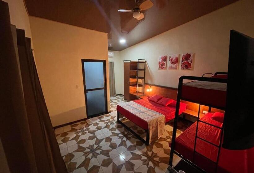 بنسيون Posada Miradia