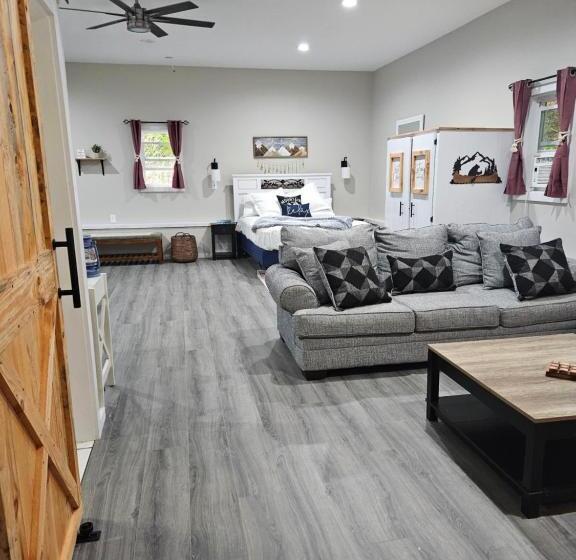 Пансион Toe River Retreat