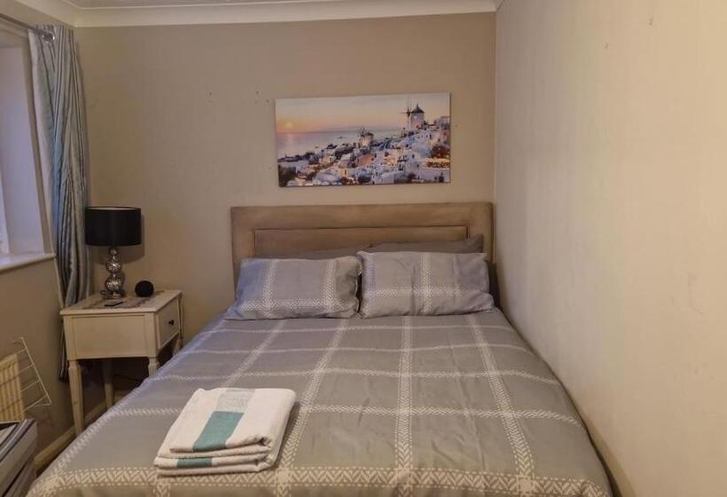 פנסיון Yvonnehut