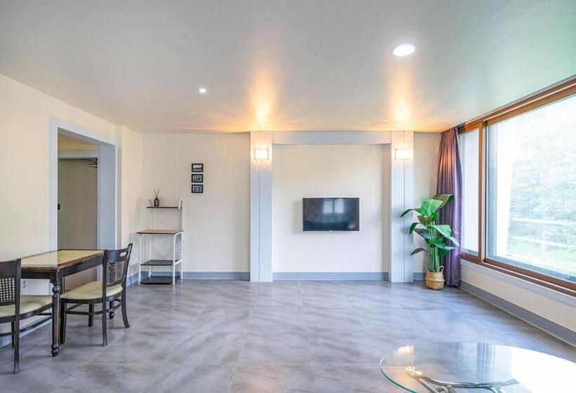 リゾートホテル Die Pause Pool Villa Pension