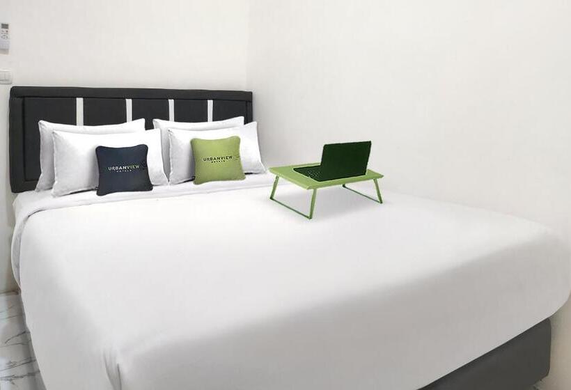 Urbanview Hotel Syariah E Home Aeon Sentul City