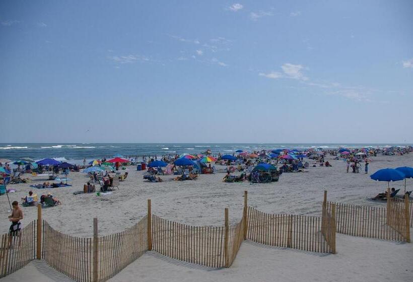 Aloha Oceanfront Motel