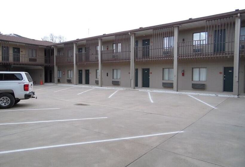 Bear Lodge Motel