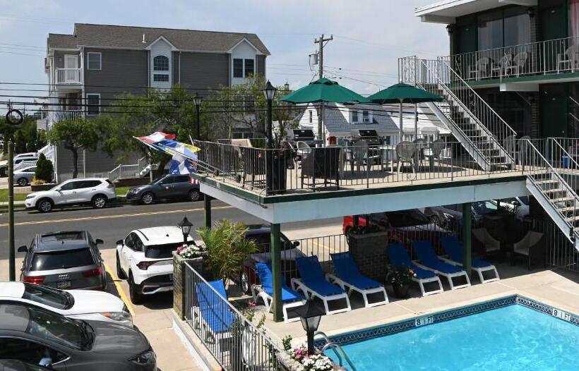 Grecian Garden Motel