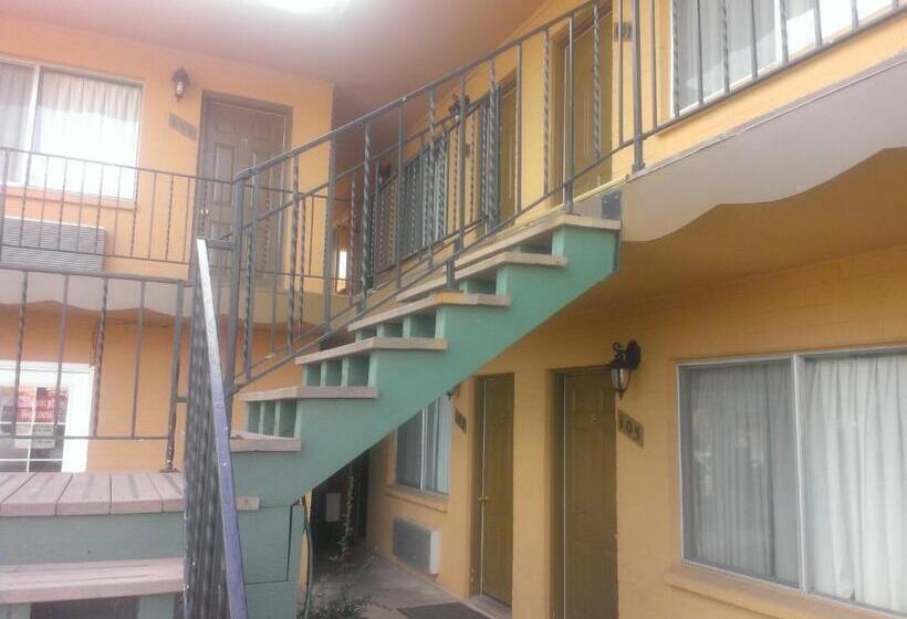 Heritage House Motel