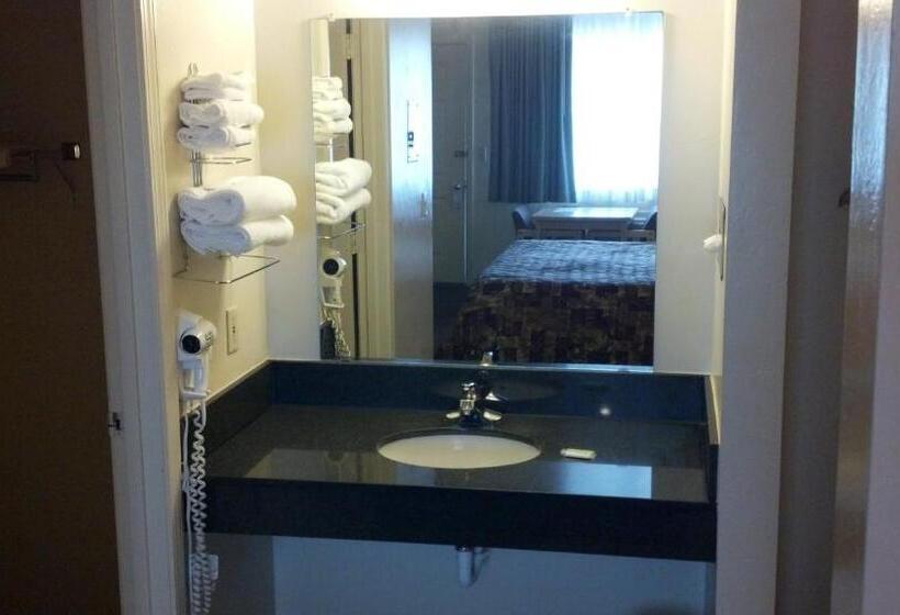 Heritage House Motel