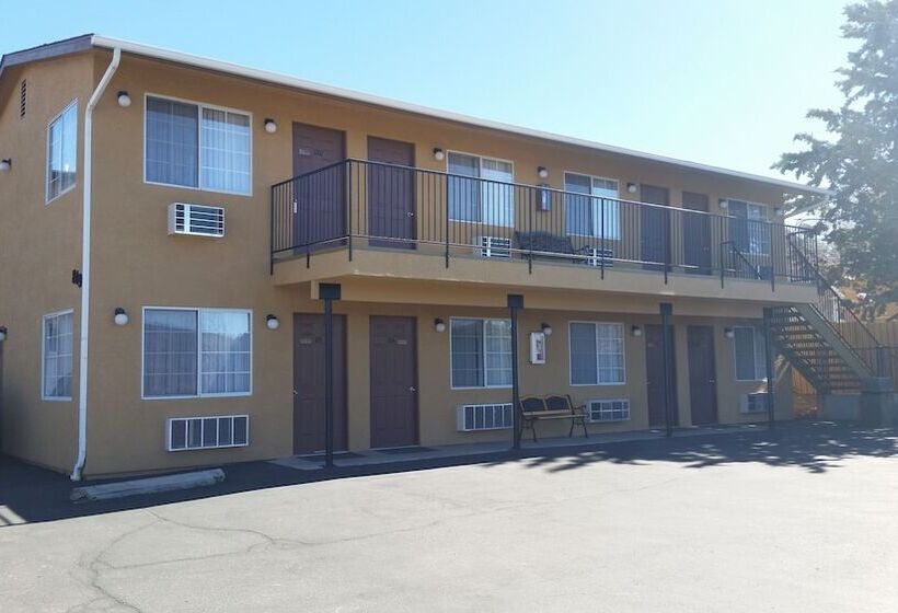 Heritage House Motel