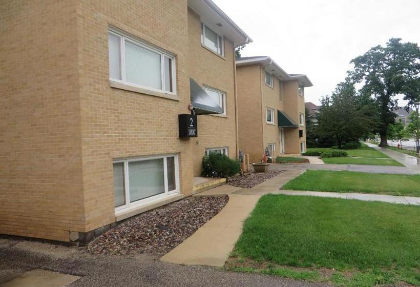 هتل 2nd Street Inn & Suites