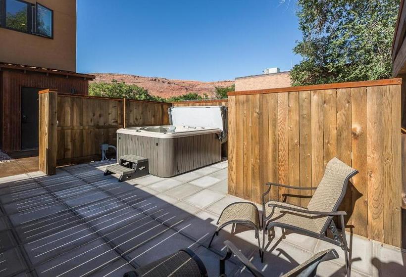 فندق 57 Robber's Roost