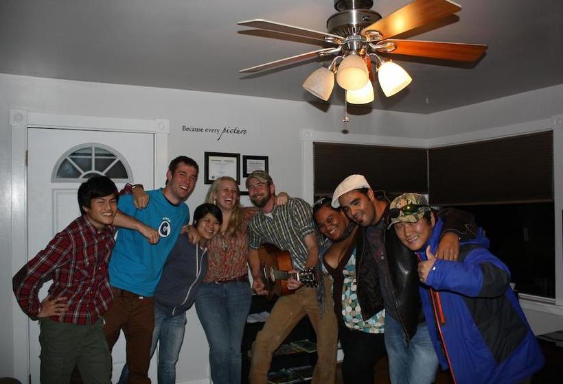 فندق 9th Ave Hostel