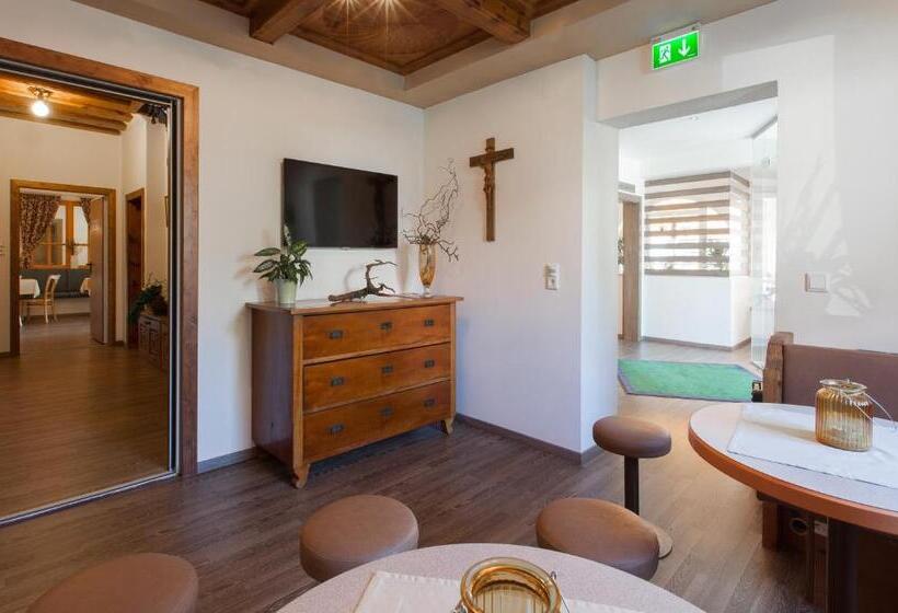 فندق Altmünsterhof