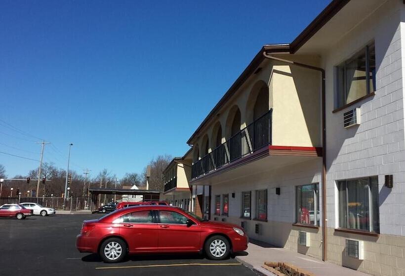 בית מלון כפרי America S Best Inn Urbana Champaign