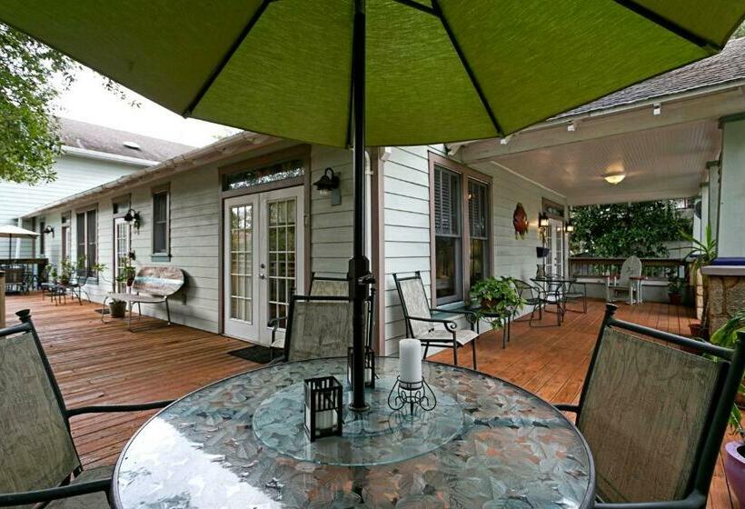 فندق Anchor Inn Nsb Bed And Breakfast