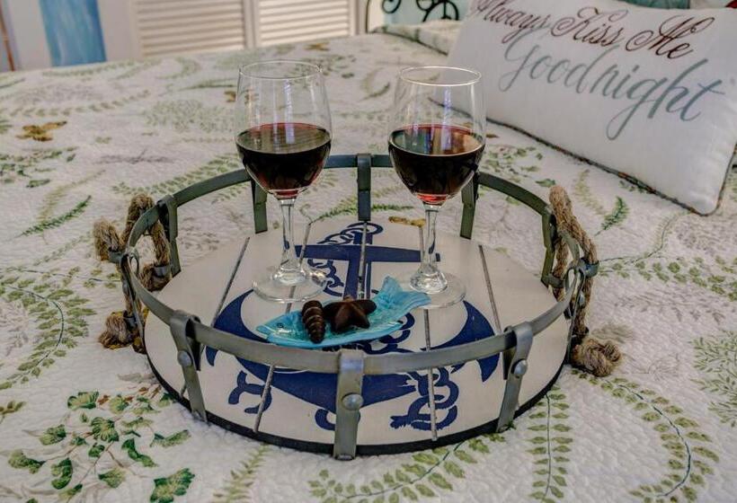 فندق Anchor Inn Nsb Bed And Breakfast