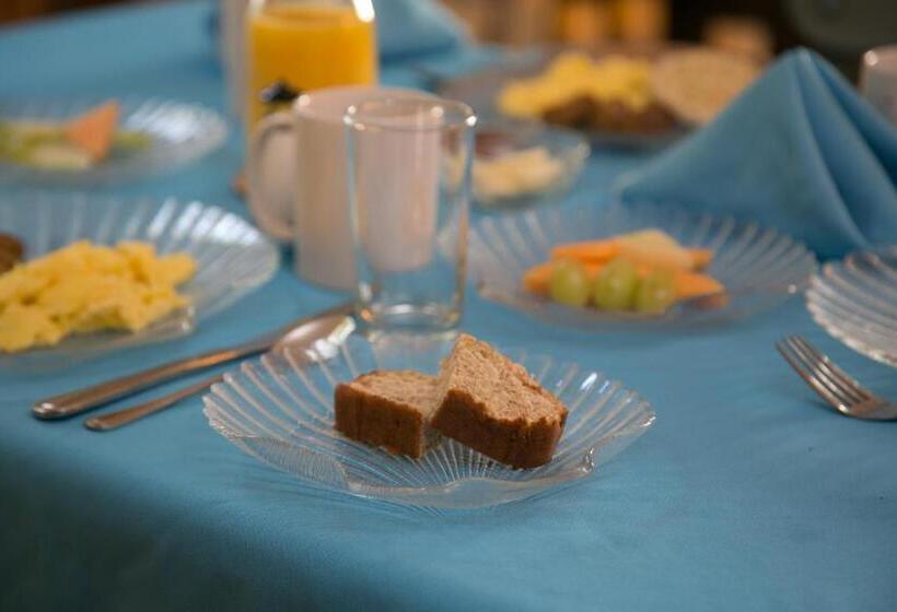 فندق Anchor Inn Nsb Bed And Breakfast