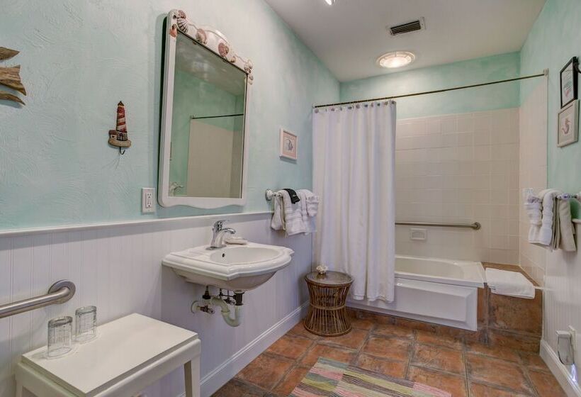 فندق Anchor Inn Nsb Bed And Breakfast