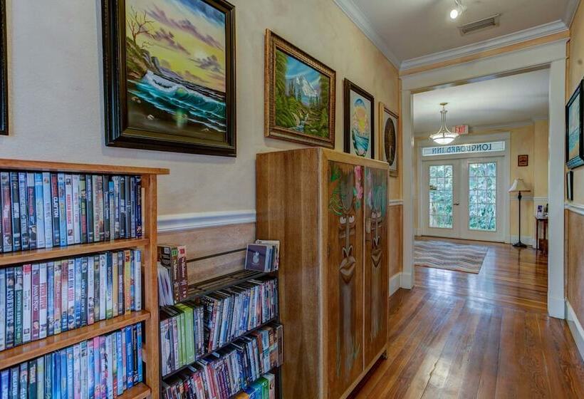 فندق Anchor Inn Nsb Bed And Breakfast