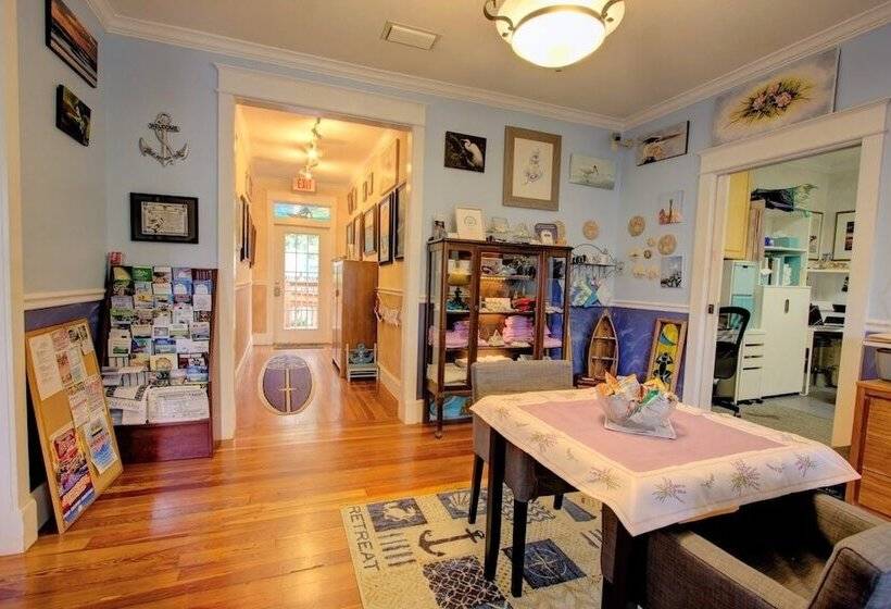 فندق Anchor Inn Nsb Bed And Breakfast