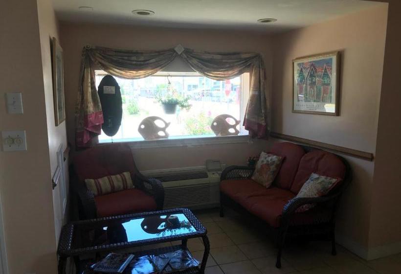 Отель Angie's Guest Cottage