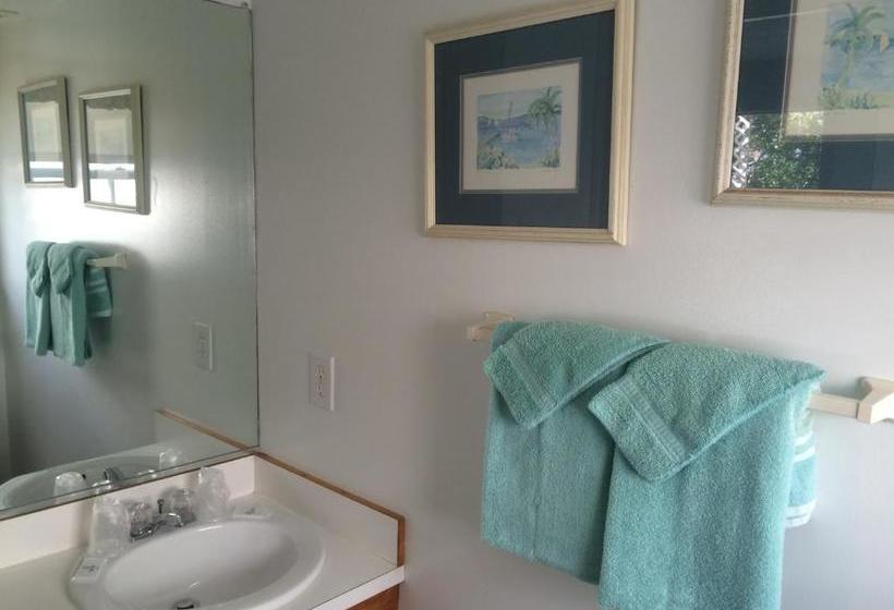 Отель Angie's Guest Cottage