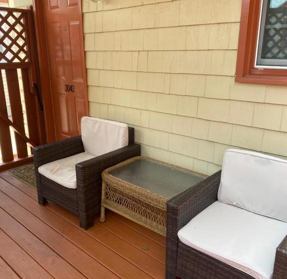 Отель Angie's Guest Cottage