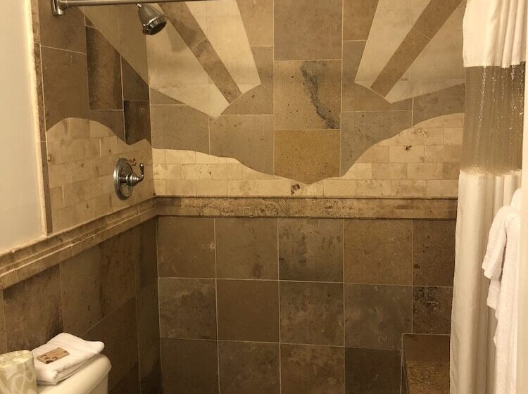 هتل Atlantis Inn   Tybee Island