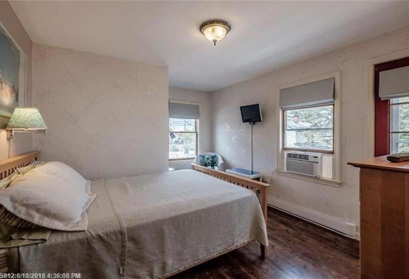 בית מלון כפרי Auberge By The Sea B & B