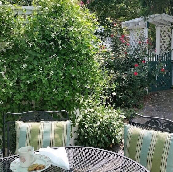 هتل Barclay Cottage B&b