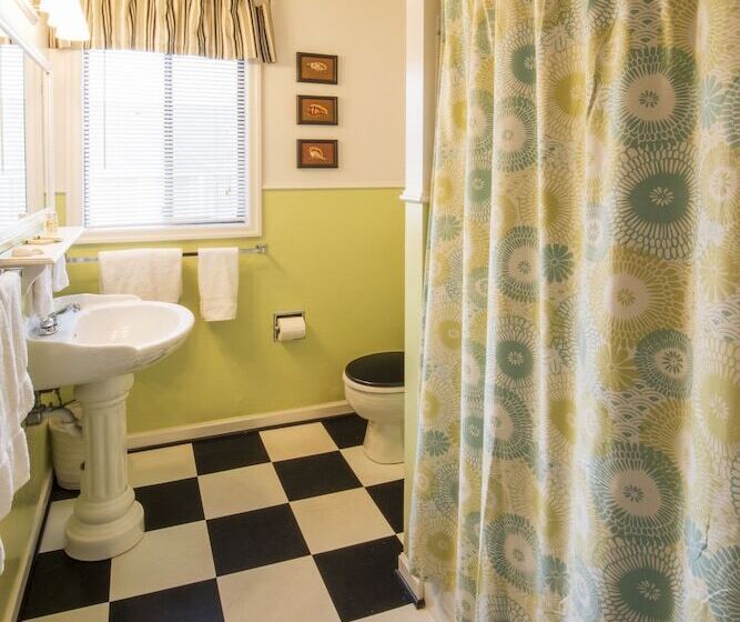 ホテル Beachside Inn