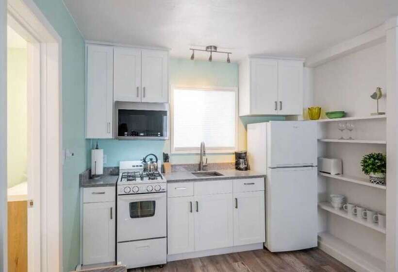 ホテル Beachside Inn