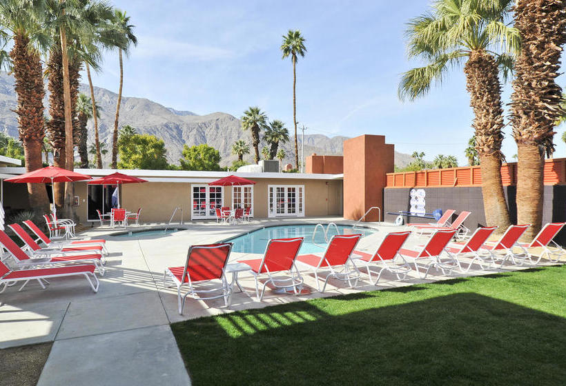 Bearfoot Inn - Clothing Optional Hotel For Gay Men