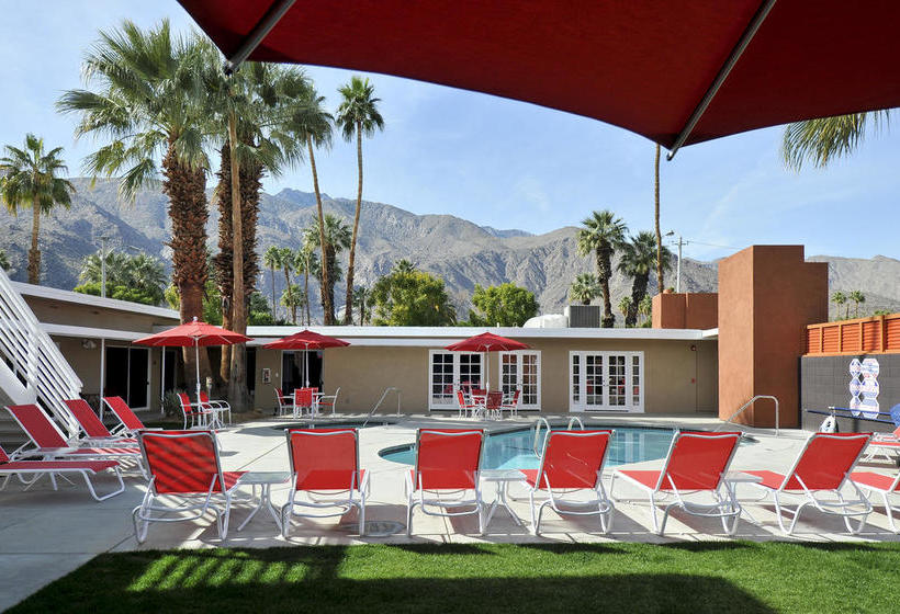 Bearfoot Inn - Clothing Optional Hotel For Gay Men