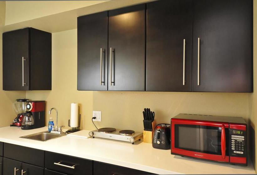 Bearfoot Inn - Clothing Optional Hotel For Gay Men