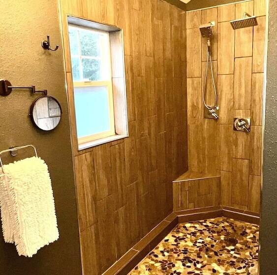 فندق Bell In The Woods B&b