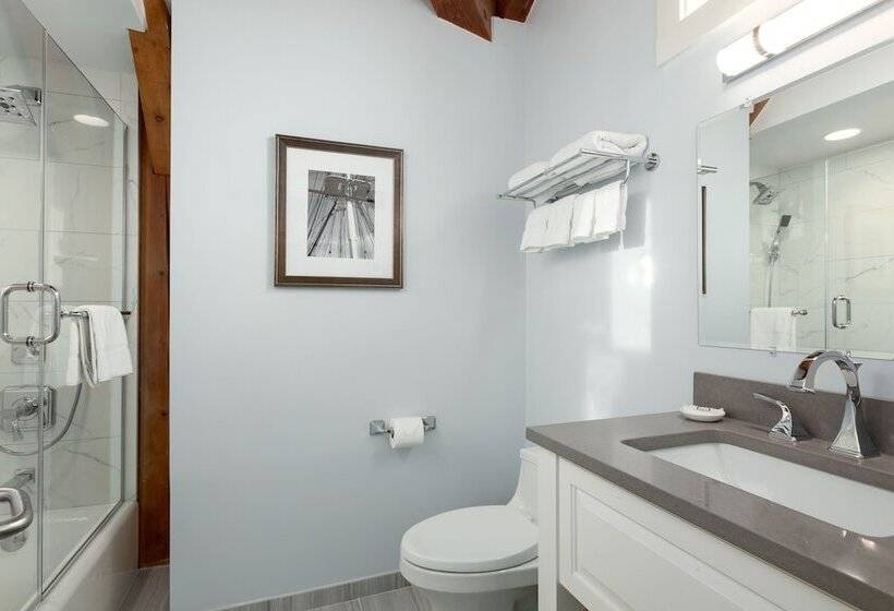 فندق Boston Yacht Haven