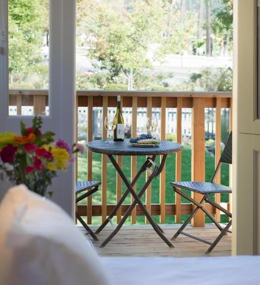 هتل Brannan Cottage Inn