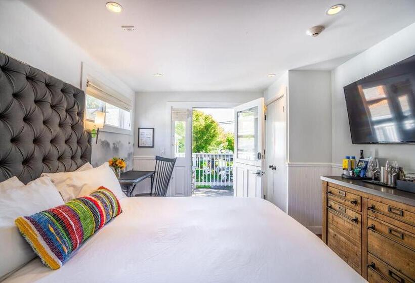 هتل Brannan Cottage Inn