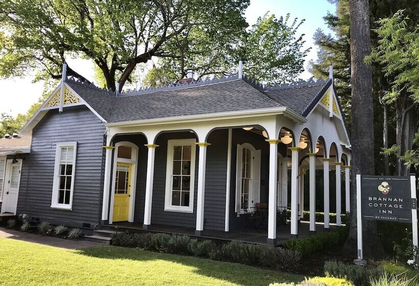 هتل Brannan Cottage Inn