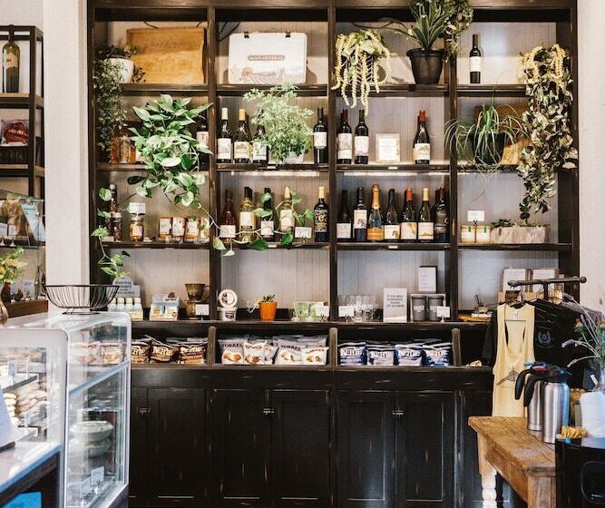 هتل Brannan Cottage Inn